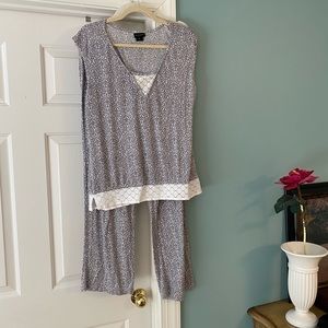 Tahari pajama set size M very soft. Long pants